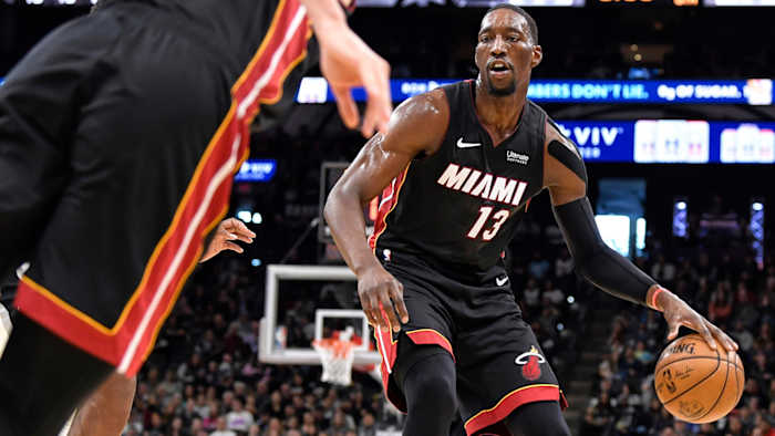 bam-adebayo-heat-dribble